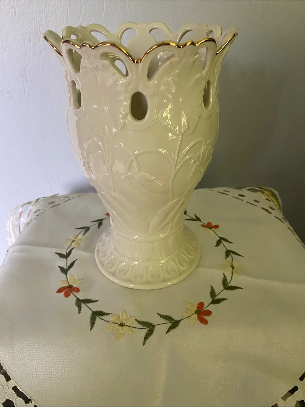 Lenox 8” limited edition 24K gold accent case perfectly pansy
